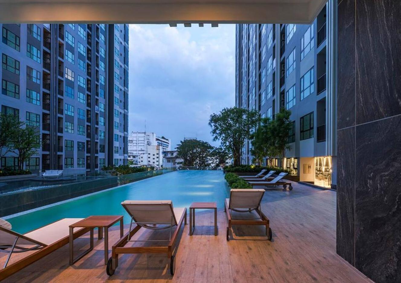 The Base Apartment Pattaya Exterior photo