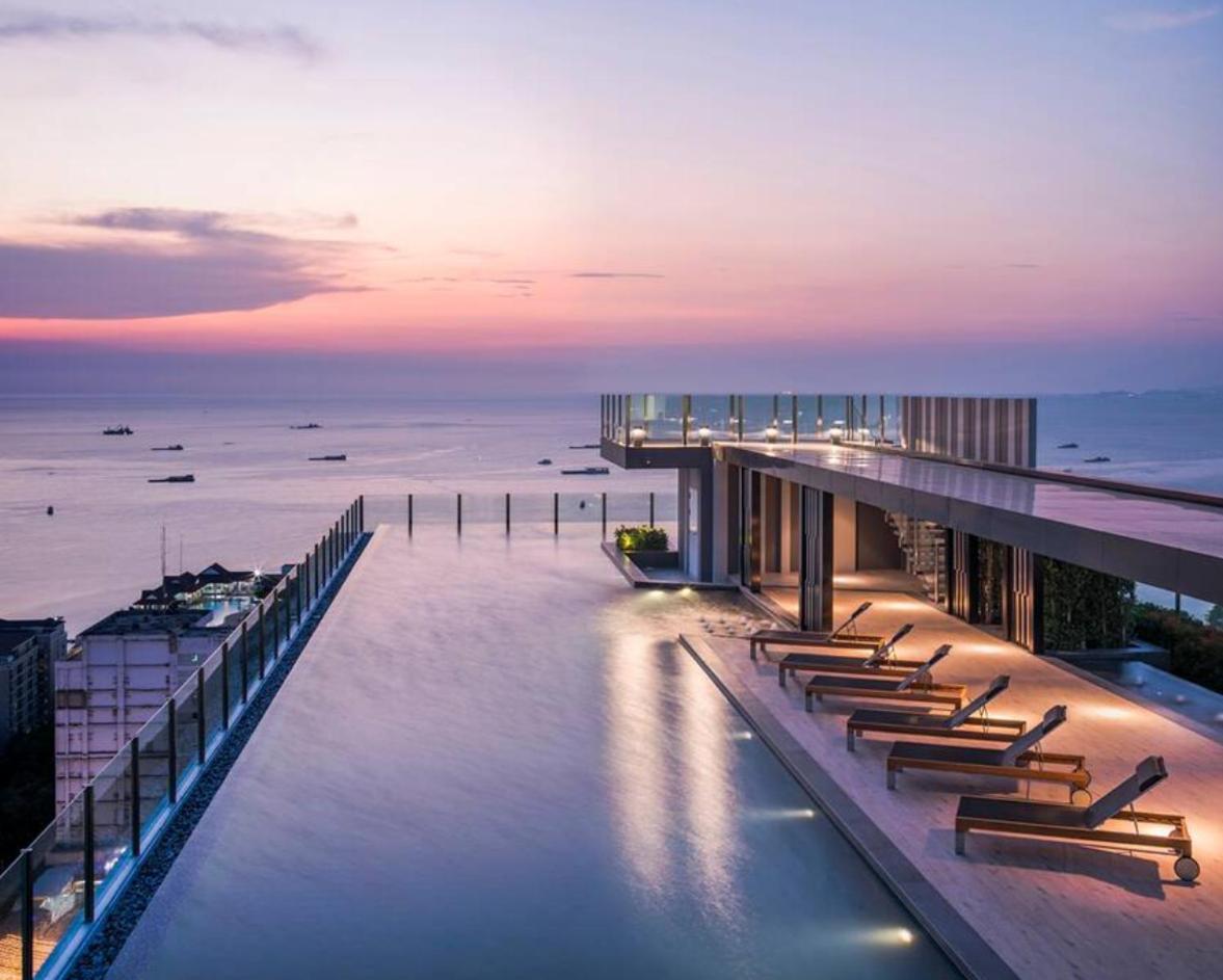 The Base Apartment Pattaya Exterior photo