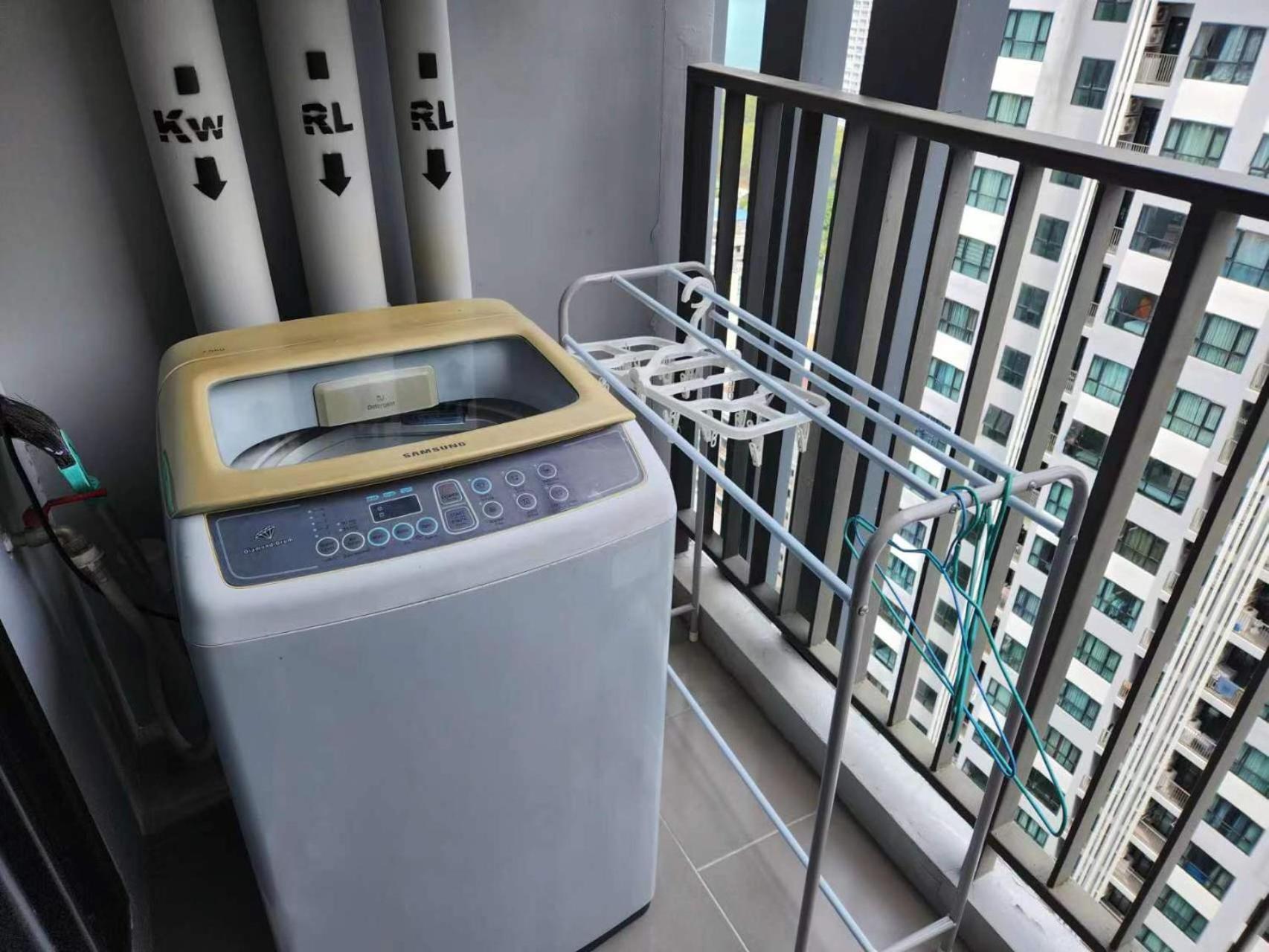 The Base Apartment Pattaya Exterior photo